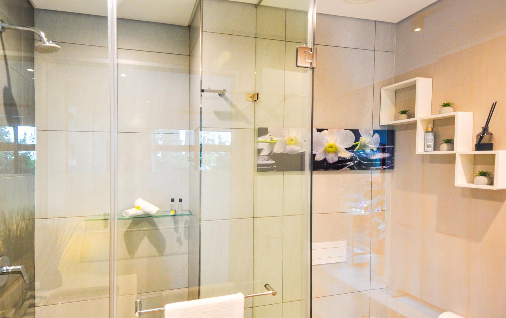 Menlyn Maine Residences - Kyoto King Size Xl Bed Pretoria
